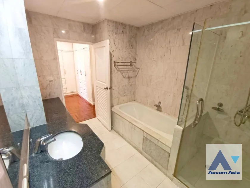 13  3 br Apartment For Rent in Phaholyothin ,Bangkok BTS Ari at Simply Delightful - Convenient AA45235