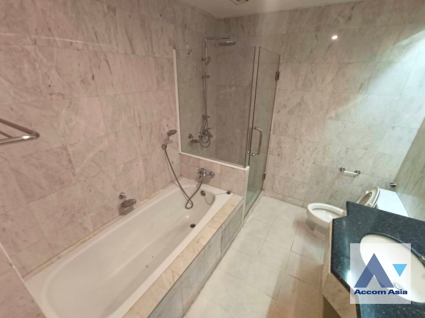 14  3 br Apartment For Rent in Phaholyothin ,Bangkok BTS Ari at Simply Delightful - Convenient AA45235