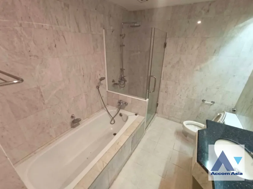 14  3 br Apartment For Rent in Phaholyothin ,Bangkok BTS Ari at Simply Delightful - Convenient AA45235