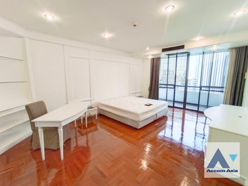 6  3 br Apartment For Rent in Phaholyothin ,Bangkok BTS Ari at Simply Delightful - Convenient AA45235