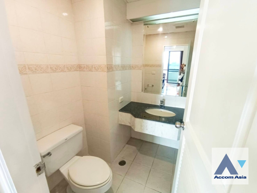 16  3 br Apartment For Rent in Phaholyothin ,Bangkok BTS Ari at Simply Delightful - Convenient AA45235