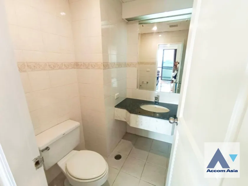 16  3 br Apartment For Rent in Phaholyothin ,Bangkok BTS Ari at Simply Delightful - Convenient AA45235