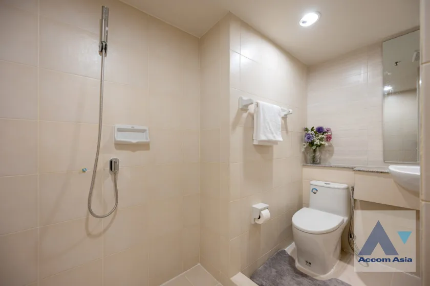 23  3 br Condominium For Sale in Rama 3 ,Bangkok BTS Chong Nonsi - MRT Lumphini at Resorta Yen-Akat AA45267