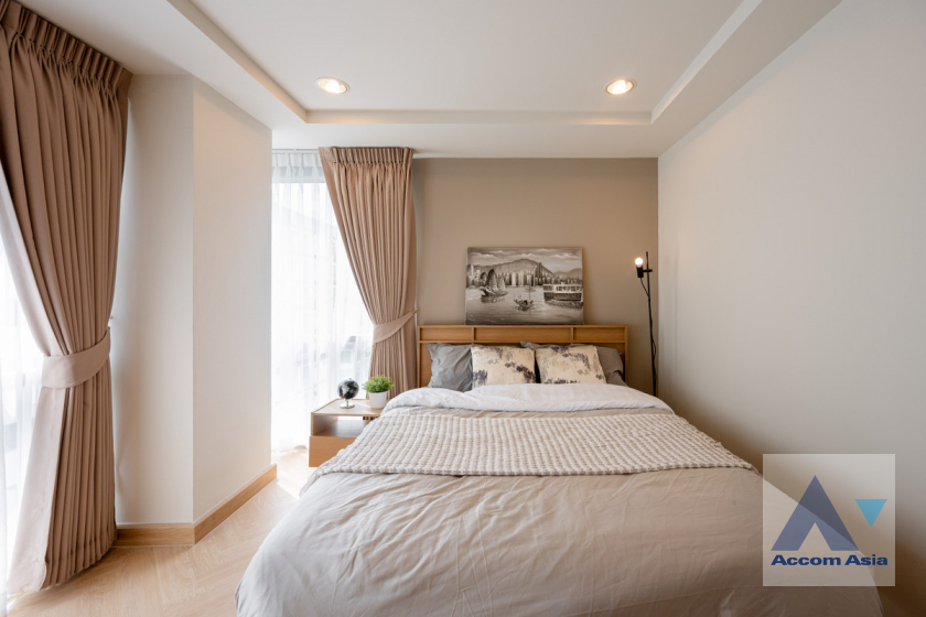 18  3 br Condominium For Sale in Rama 3 ,Bangkok BTS Chong Nonsi - MRT Lumphini at Resorta Yen-Akat AA45267