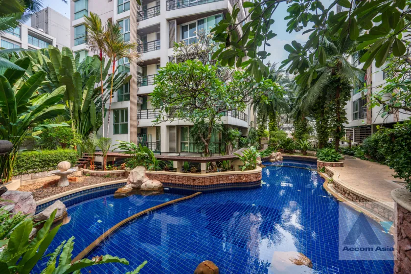 unit 3 Bedrooms  Condominium For Sale in Rama 3, Bangkok  near MRT Lumphini - BTS Chong Nonsi (AA45270)