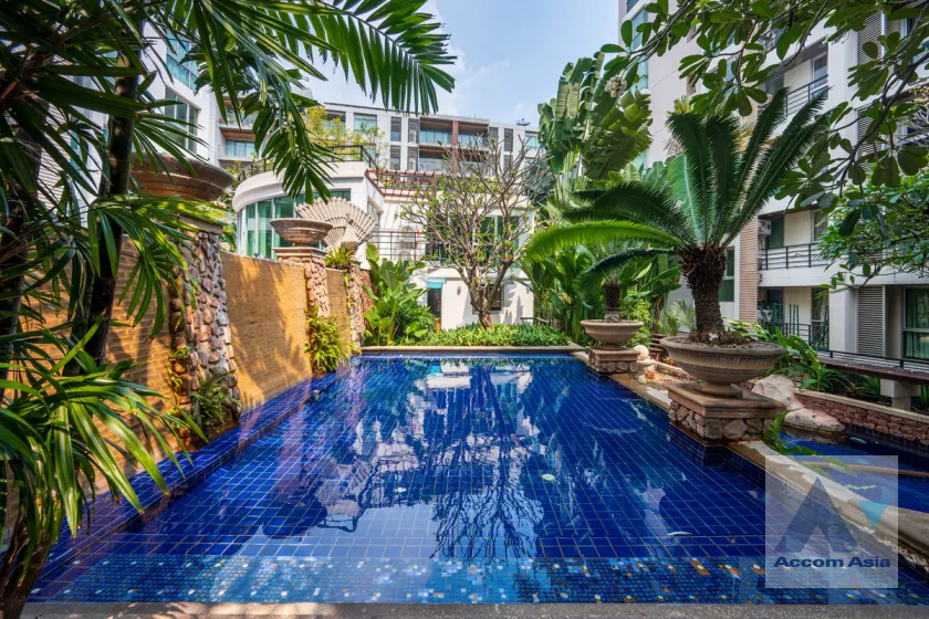 unit 3 Bedrooms  Condominium For Sale in Rama 3, Bangkok  near MRT Lumphini - BTS Chong Nonsi (AA45271)