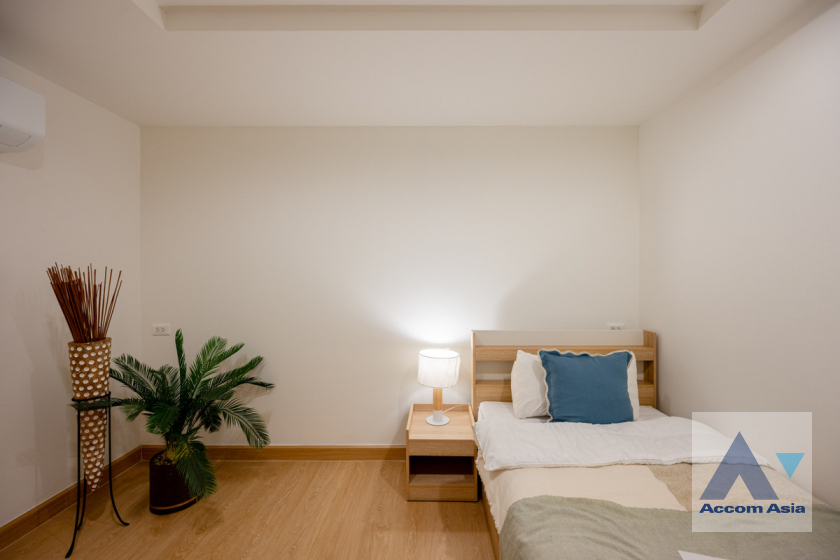 16  3 br Condominium For Sale in Rama 3 ,Bangkok BTS Chong Nonsi - MRT Lumphini at Resorta Yen-Akat AA45273