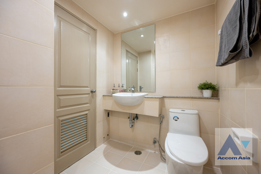 15  3 br Condominium For Sale in Rama 3 ,Bangkok BTS Chong Nonsi - MRT Lumphini at Resorta Yen-Akat AA45273