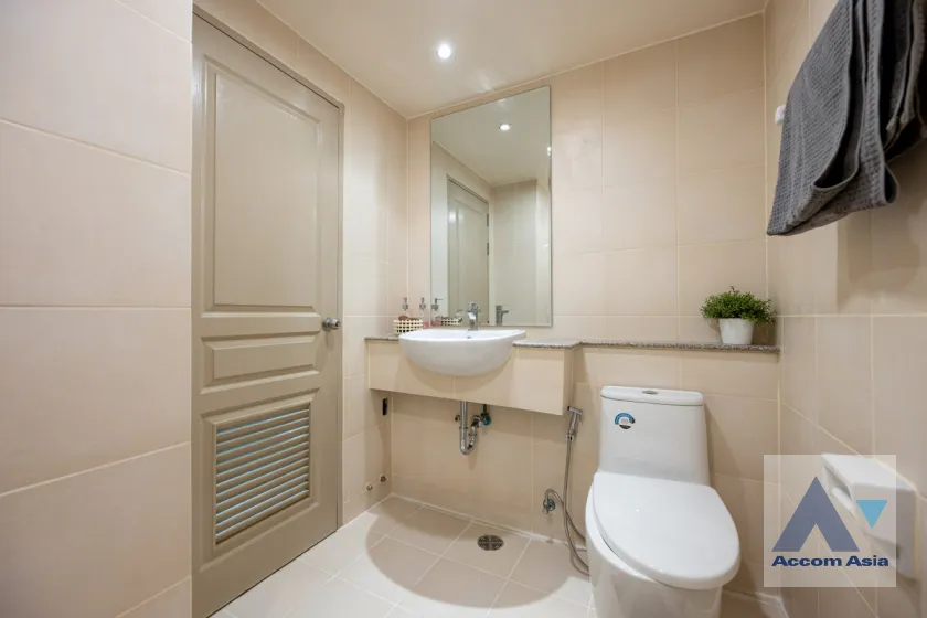 15  3 br Condominium For Sale in Rama 3 ,Bangkok BTS Chong Nonsi - MRT Lumphini at Resorta Yen-Akat AA45273