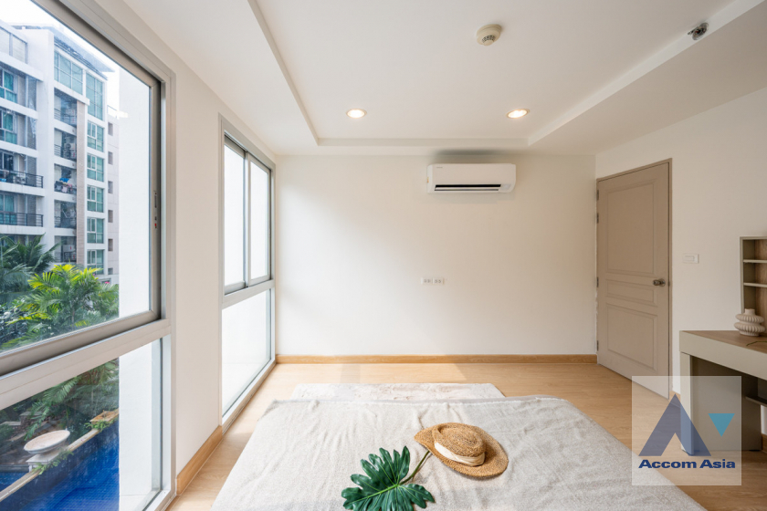 20  3 br Condominium For Sale in Rama 3 ,Bangkok BTS Chong Nonsi - MRT Lumphini at Resorta Yen-Akat AA45273