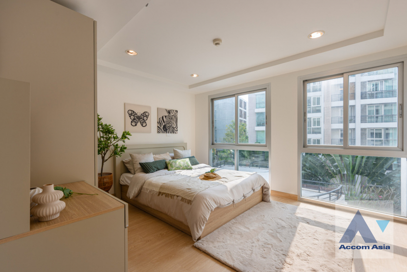 10  3 br Condominium For Sale in Rama 3 ,Bangkok BTS Chong Nonsi - MRT Lumphini at Resorta Yen-Akat AA45273