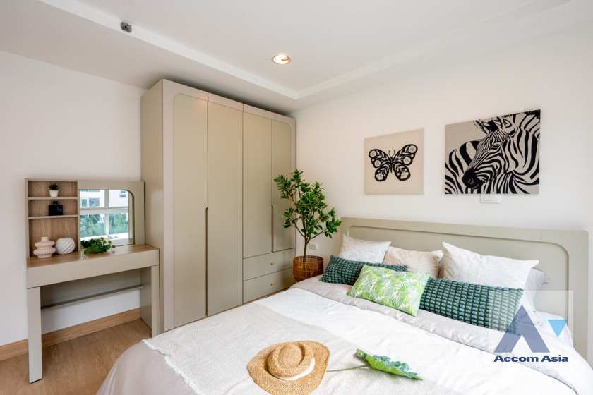 13  3 br Condominium For Sale in Rama 3 ,Bangkok BTS Chong Nonsi - MRT Lumphini at Resorta Yen-Akat AA45273