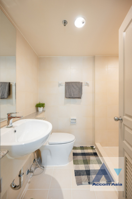 23  3 br Condominium For Sale in Rama 3 ,Bangkok BTS Chong Nonsi - MRT Lumphini at Resorta Yen-Akat AA45273