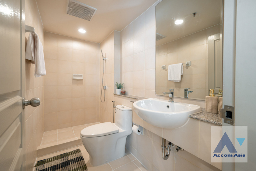 26  3 br Condominium For Sale in Rama 3 ,Bangkok BTS Chong Nonsi - MRT Lumphini at Resorta Yen-Akat AA45273