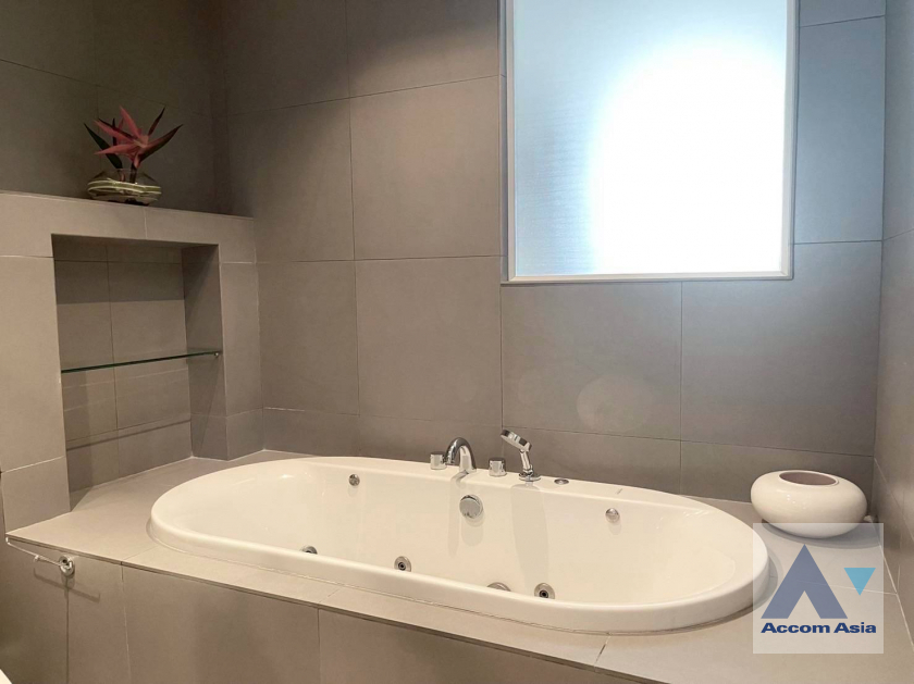7  2 br Condominium For Rent in Ploenchit ,Bangkok BTS Ploenchit at Athenee Residence AA45320