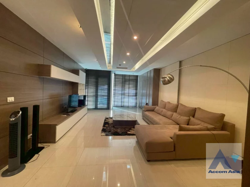  1  2 br Condominium For Rent in Ploenchit ,Bangkok BTS Ploenchit at Athenee Residence AA45320