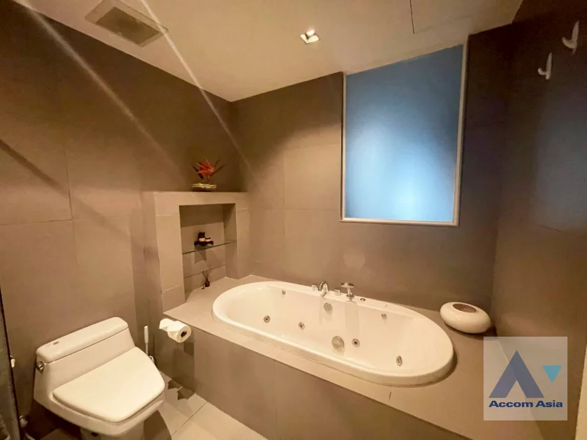 20  2 br Condominium For Rent in Ploenchit ,Bangkok BTS Ploenchit at Athenee Residence AA45320