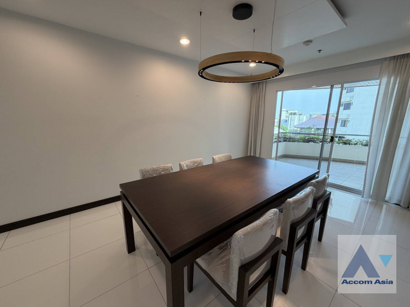  1  3 br Apartment for rent and sale in Sukhumvit ,Bangkok BTS Ekkamai at Low-rise Apartment, Only 1,000m to BTS AA45341