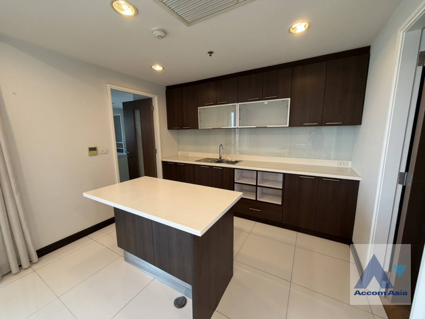  1  3 br Apartment for rent and sale in Sukhumvit ,Bangkok BTS Ekkamai at Low-rise Apartment, Only 1,000m to BTS AA45341