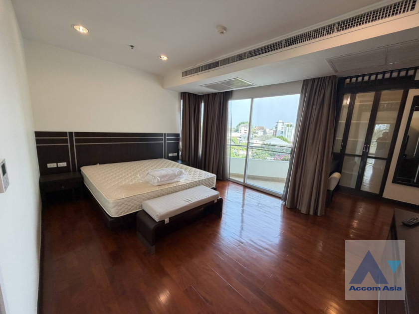 7  3 br Apartment for rent and sale in Sukhumvit ,Bangkok BTS Ekkamai at Low-rise Apartment, Only 1,000m to BTS AA45341
