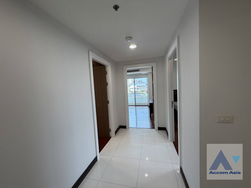 6  3 br Apartment for rent and sale in Sukhumvit ,Bangkok BTS Ekkamai at Low-rise Apartment, Only 1,000m to BTS AA45341