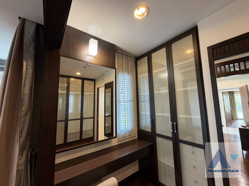 16  3 br Apartment for rent and sale in Sukhumvit ,Bangkok BTS Ekkamai at Low-rise Apartment, Only 1,000m to BTS AA45341