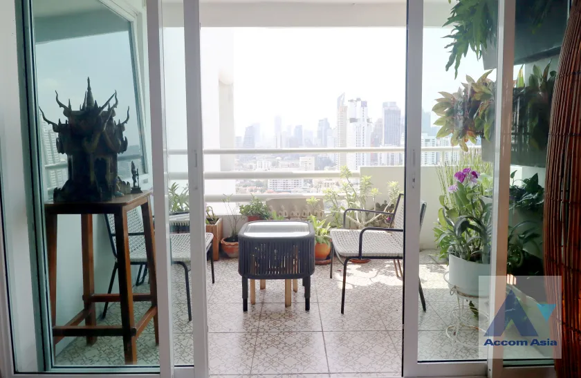10  3 br Condominium For Sale in Sukhumvit ,Bangkok BTS Phrom Phong at Regent On The Park 3 AA45378