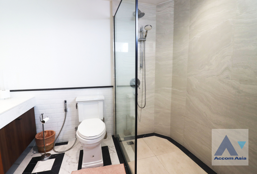 30  3 br Condominium For Sale in Sukhumvit ,Bangkok BTS Phrom Phong at Regent On The Park 3 AA45378