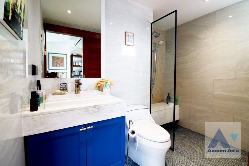 34  3 br Condominium For Sale in Sukhumvit ,Bangkok BTS Phrom Phong at Regent On The Park 3 AA45378