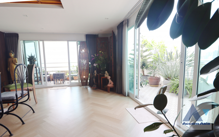 10  3 br Condominium For Sale in Sukhumvit ,Bangkok BTS Phrom Phong at Regent On The Park 3 AA45378