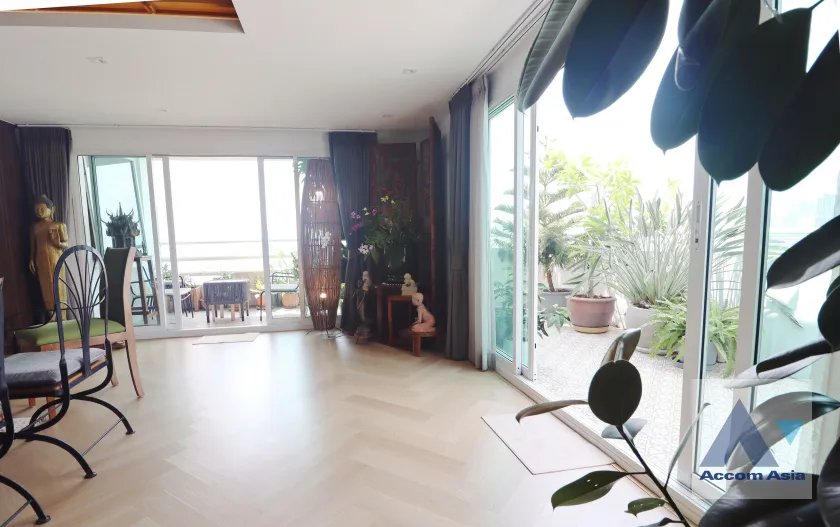 10  3 br Condominium For Sale in Sukhumvit ,Bangkok BTS Phrom Phong at Regent On The Park 3 AA45378