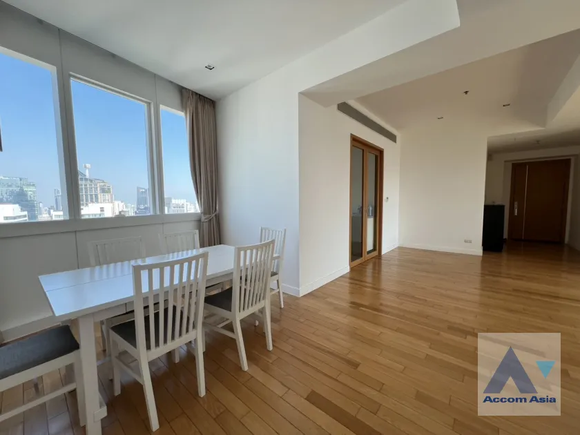 unit 3 Bedrooms  Condominium For Sale in Sukhumvit, Bangkok  near BTS Asok - MRT Sukhumvit (AA45379)