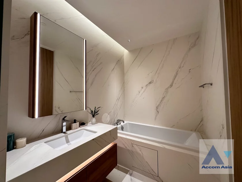 14  1 br Condominium For Rent in Ploenchit ,Bangkok MRT Lumphini at ONE Bangkok AA45382