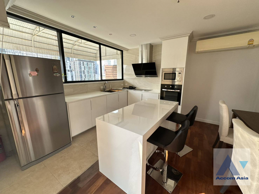 6  3 br Condominium For Rent in Ploenchit ,Bangkok BTS Chitlom at New House AA45385