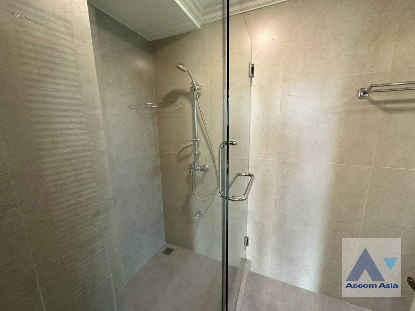 15  3 br Condominium For Rent in Ploenchit ,Bangkok BTS Chitlom at New House AA45385