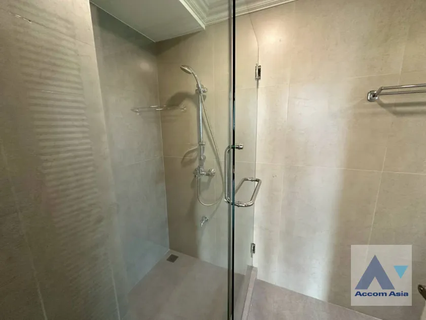 15  3 br Condominium For Rent in Ploenchit ,Bangkok BTS Chitlom at New House AA45385
