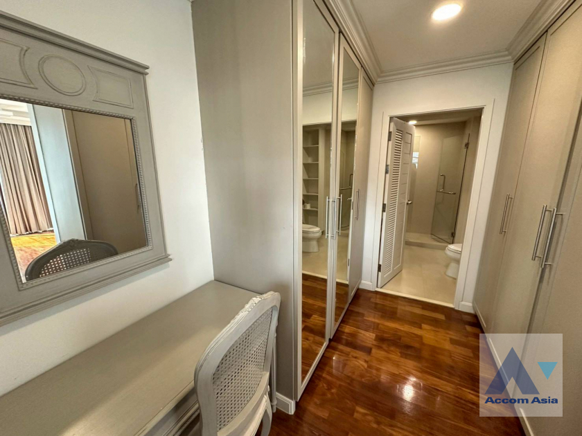 20  3 br Condominium For Rent in Ploenchit ,Bangkok BTS Chitlom at New House AA45385