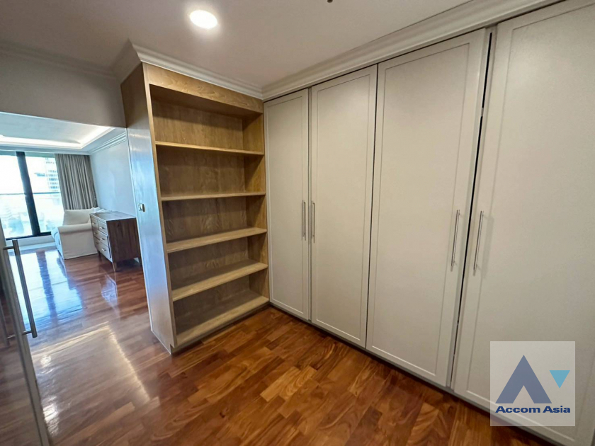 22  3 br Condominium For Rent in Ploenchit ,Bangkok BTS Chitlom at New House AA45385