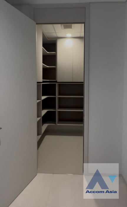 6  2 br Condominium For Rent in Ploenchit ,Bangkok  at The Residences at Sindhorn Kempinski Hotel Bangkok AA45392