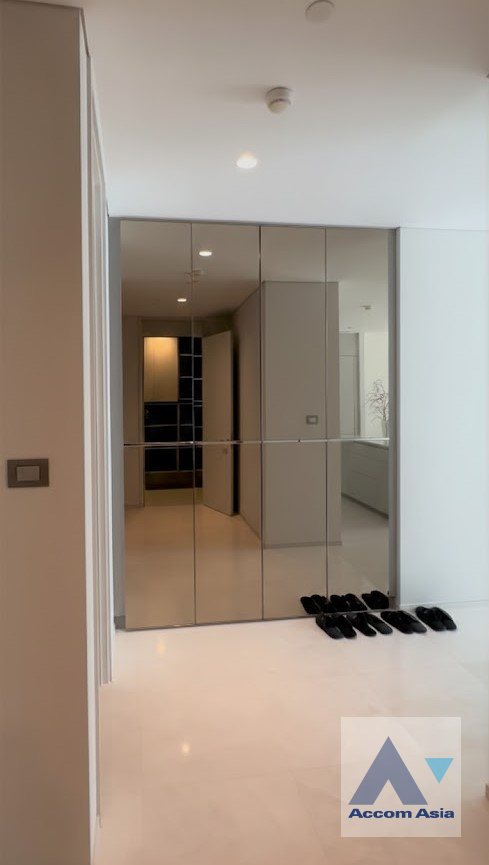 5  2 br Condominium For Rent in Ploenchit ,Bangkok  at The Residences at Sindhorn Kempinski Hotel Bangkok AA45392