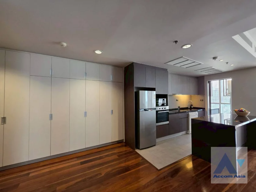  1  3 br Apartment For Rent in Sukhumvit ,Bangkok  at Modern Apartment AA45402