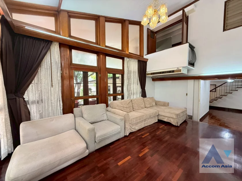  1  5 br House For Rent in Phaholyothin ,Bangkok BTS Ari AA45411