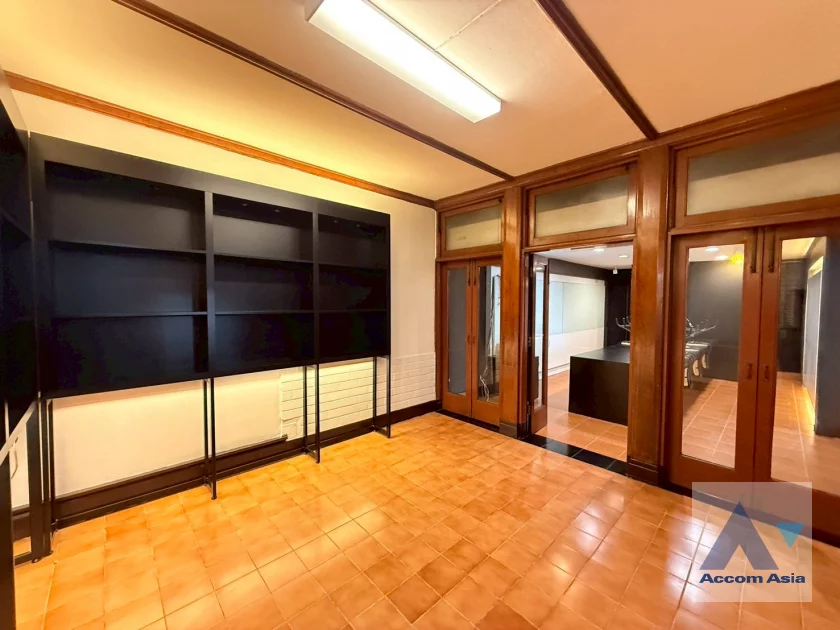 7  5 br House For Rent in Phaholyothin ,Bangkok BTS Ari AA45411
