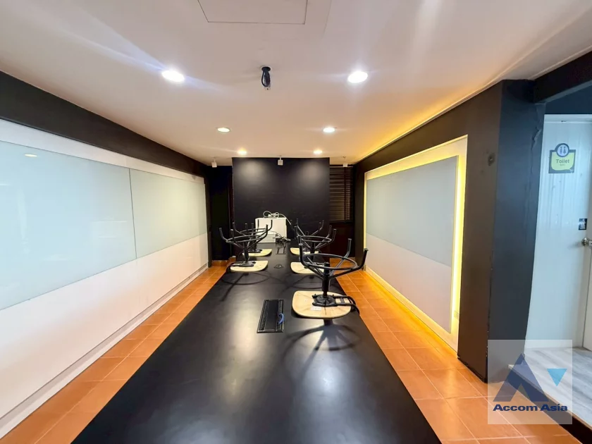 12  5 br House For Rent in Phaholyothin ,Bangkok BTS Ari AA45411