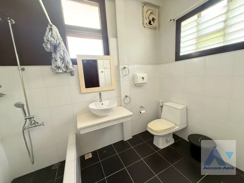 27  5 br House For Rent in Phaholyothin ,Bangkok BTS Ari AA45411