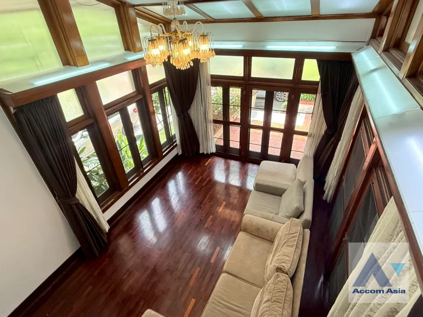 5  5 br House For Rent in Phaholyothin ,Bangkok BTS Ari AA45411