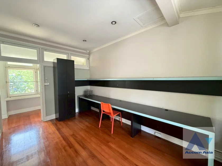 33  5 br House For Rent in Phaholyothin ,Bangkok BTS Ari AA45411