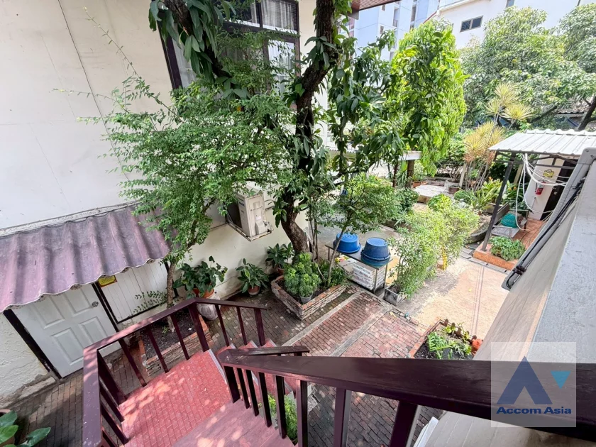 37  5 br House For Rent in Phaholyothin ,Bangkok BTS Ari AA45411