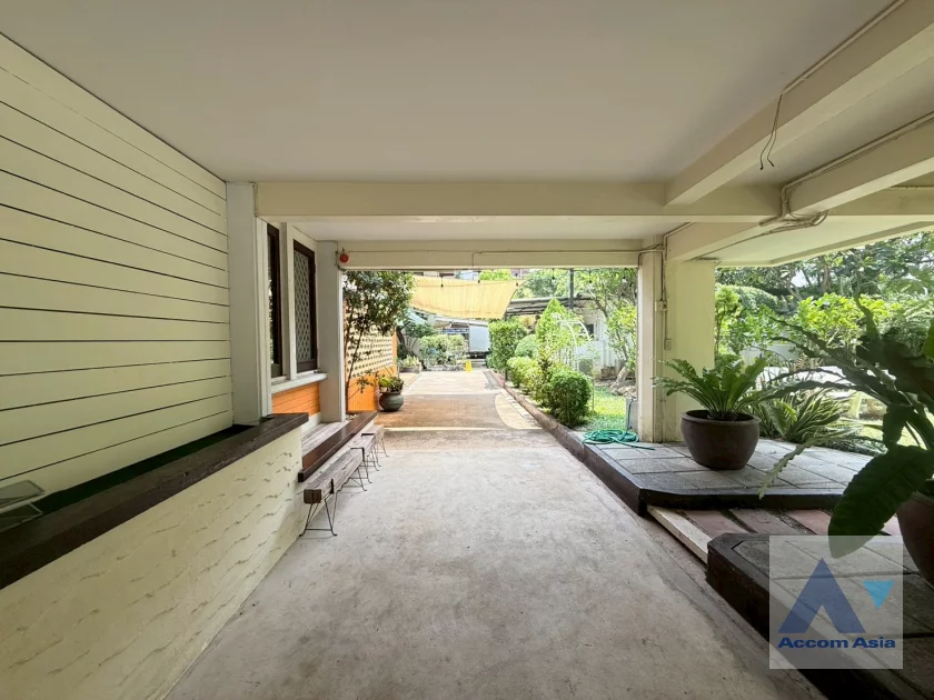 41  5 br House For Rent in Phaholyothin ,Bangkok BTS Ari AA45411