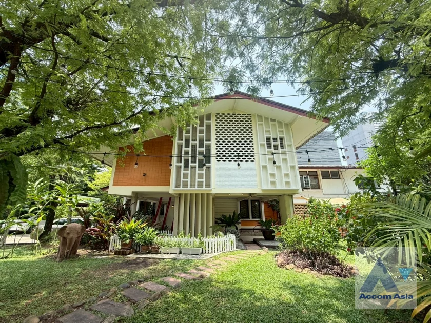 2  5 br House For Rent in Phaholyothin ,Bangkok BTS Ari AA45411